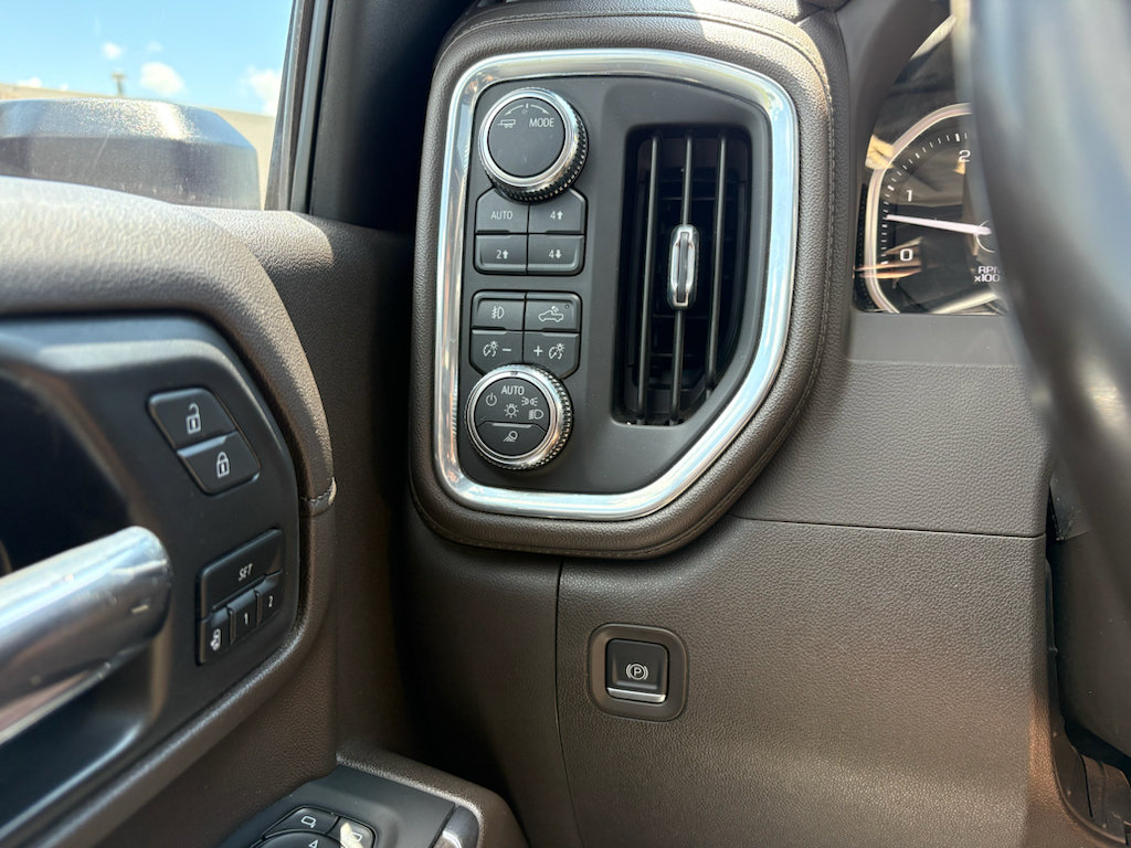 Used 2023 GMC Sierra 3500 Denali AWD/4WD image 20
