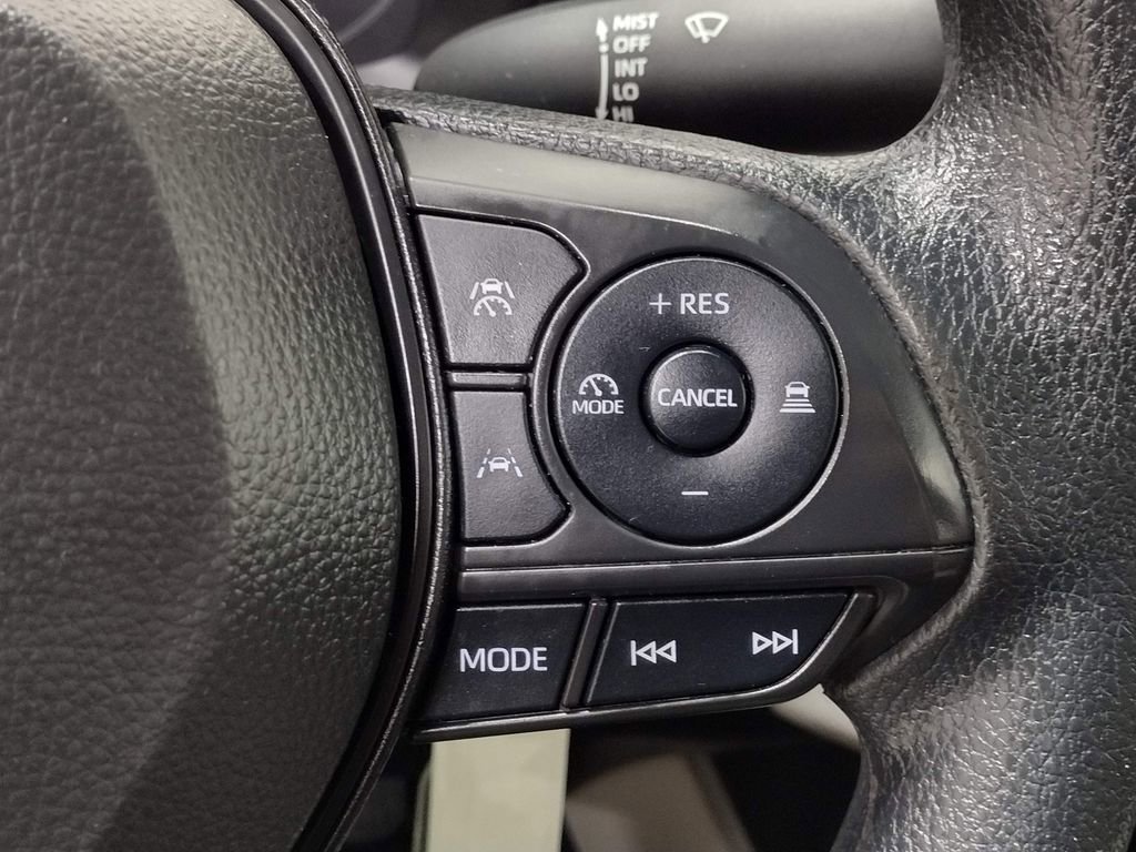 Used 2024 Toyota Corolla Cross L image 22