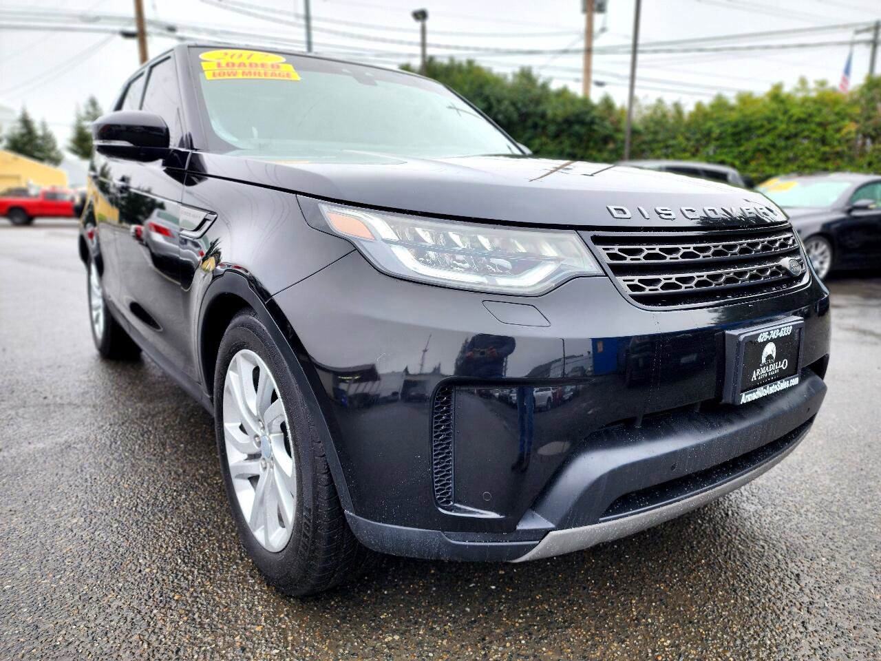 Used 2017 Land Rover Discovery SE image 3