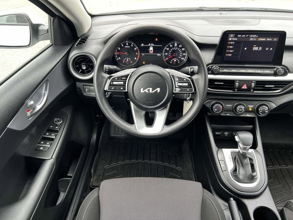 Used 2024 Kia Forte LXS image 10