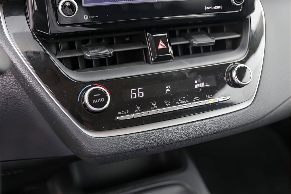 Used 2022 Toyota Corolla LE image 22