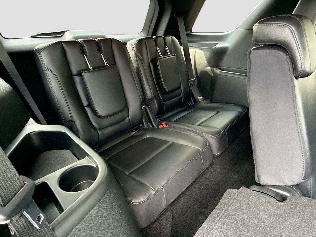 Used 2018 Ford Explorer XLT w/ Equipment Group 202A image 27