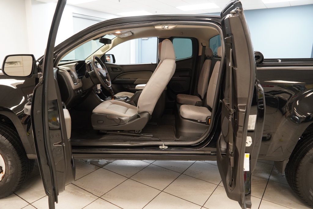 Used 2019 Chevrolet Colorado W/T AWD/4WD image 24