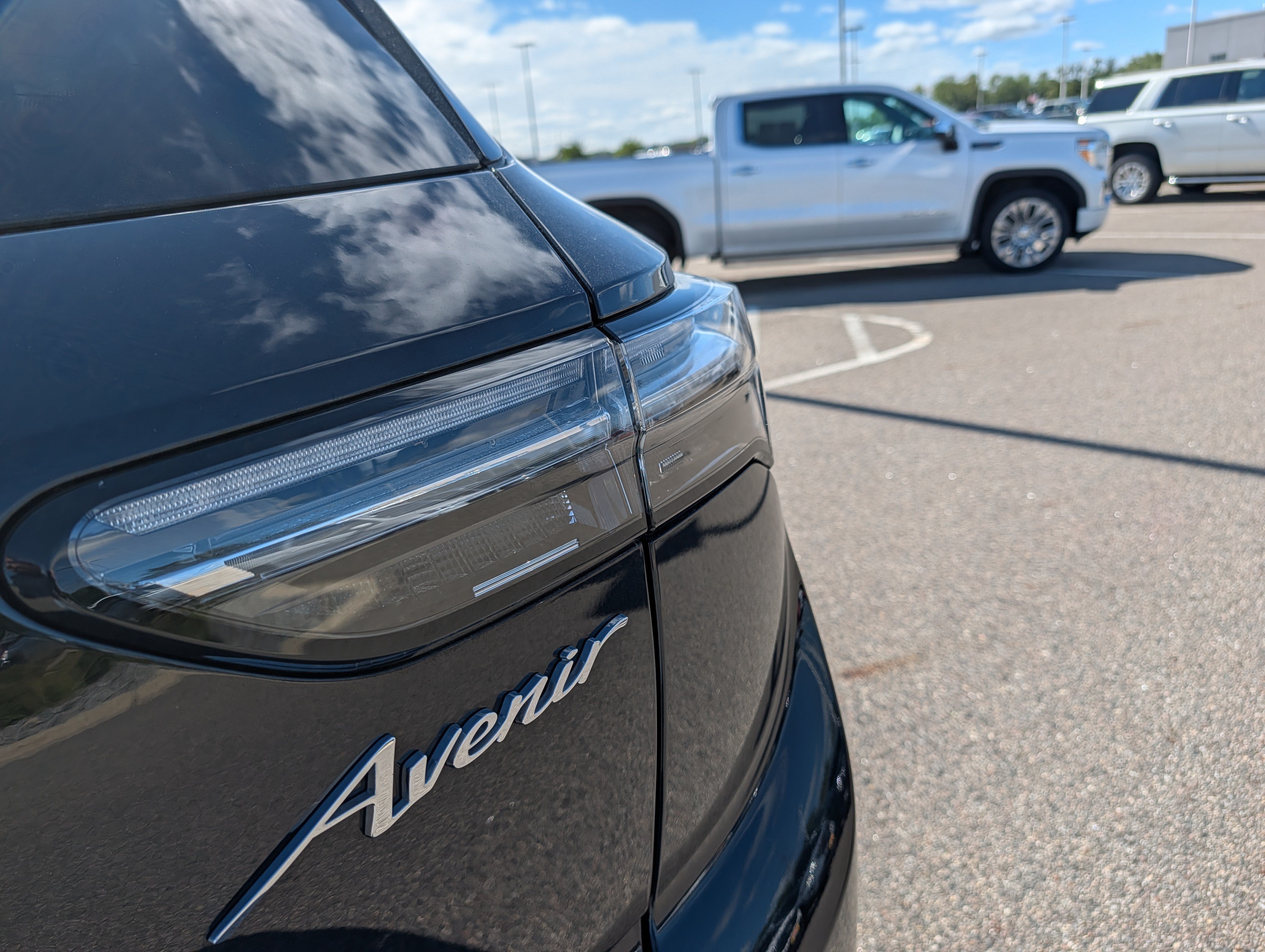 Used 2023 Buick Envision Avenir AWD/4WD image 5