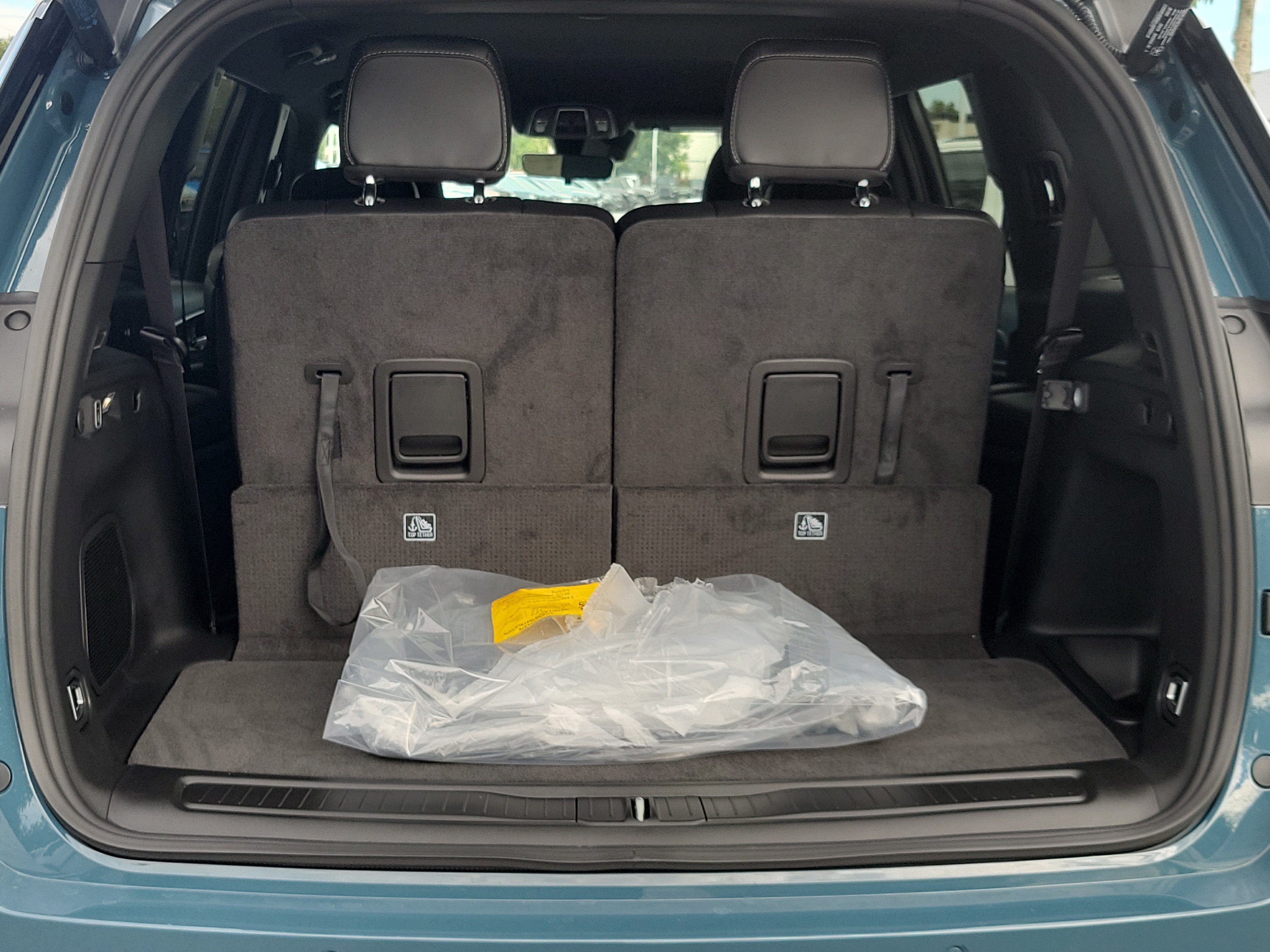 New 2027 Jeep Grand Cherokee L Limited RWD image 9