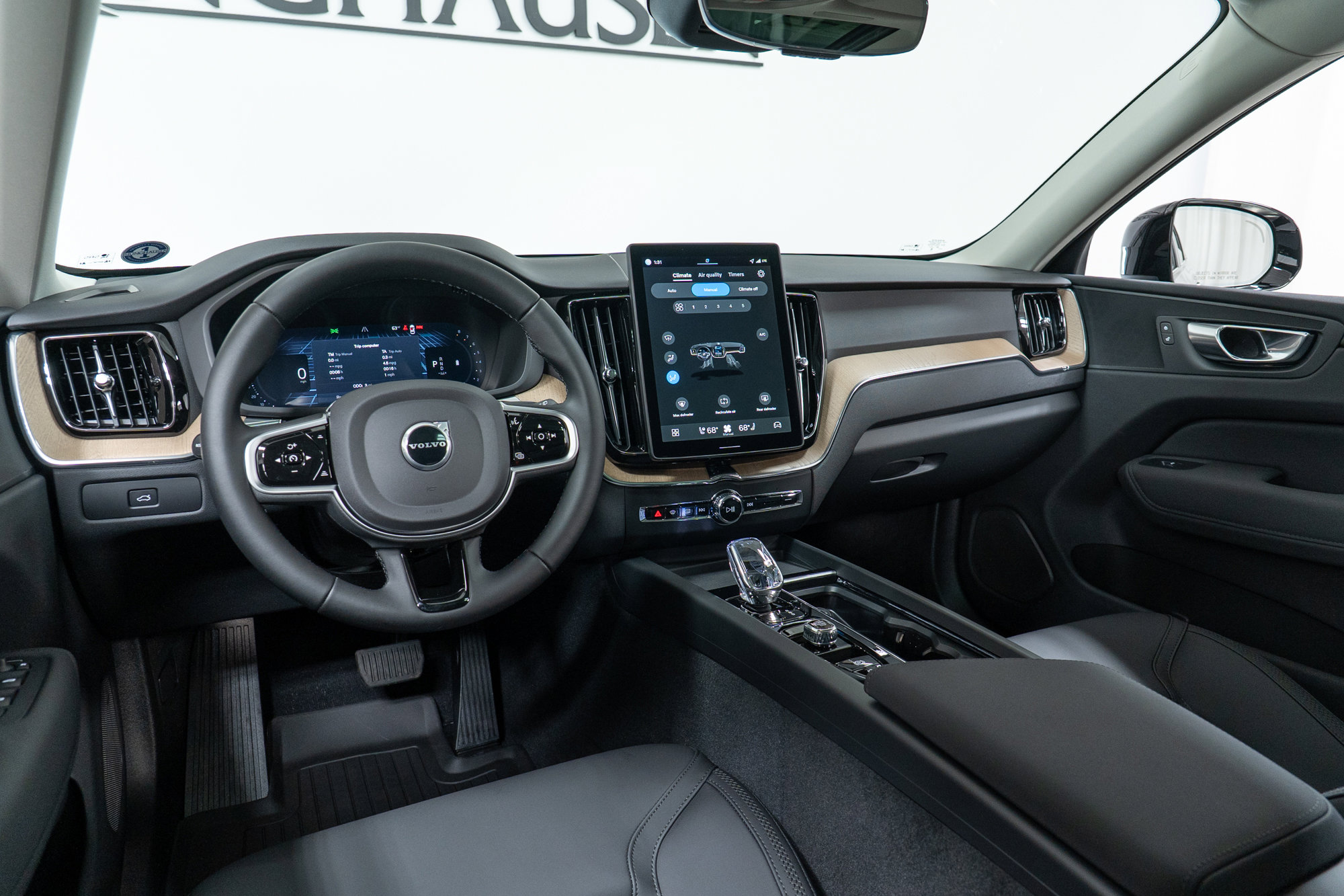 New 2026 Volvo XC60 B5 Plus w/ Protection Package Premier image 16