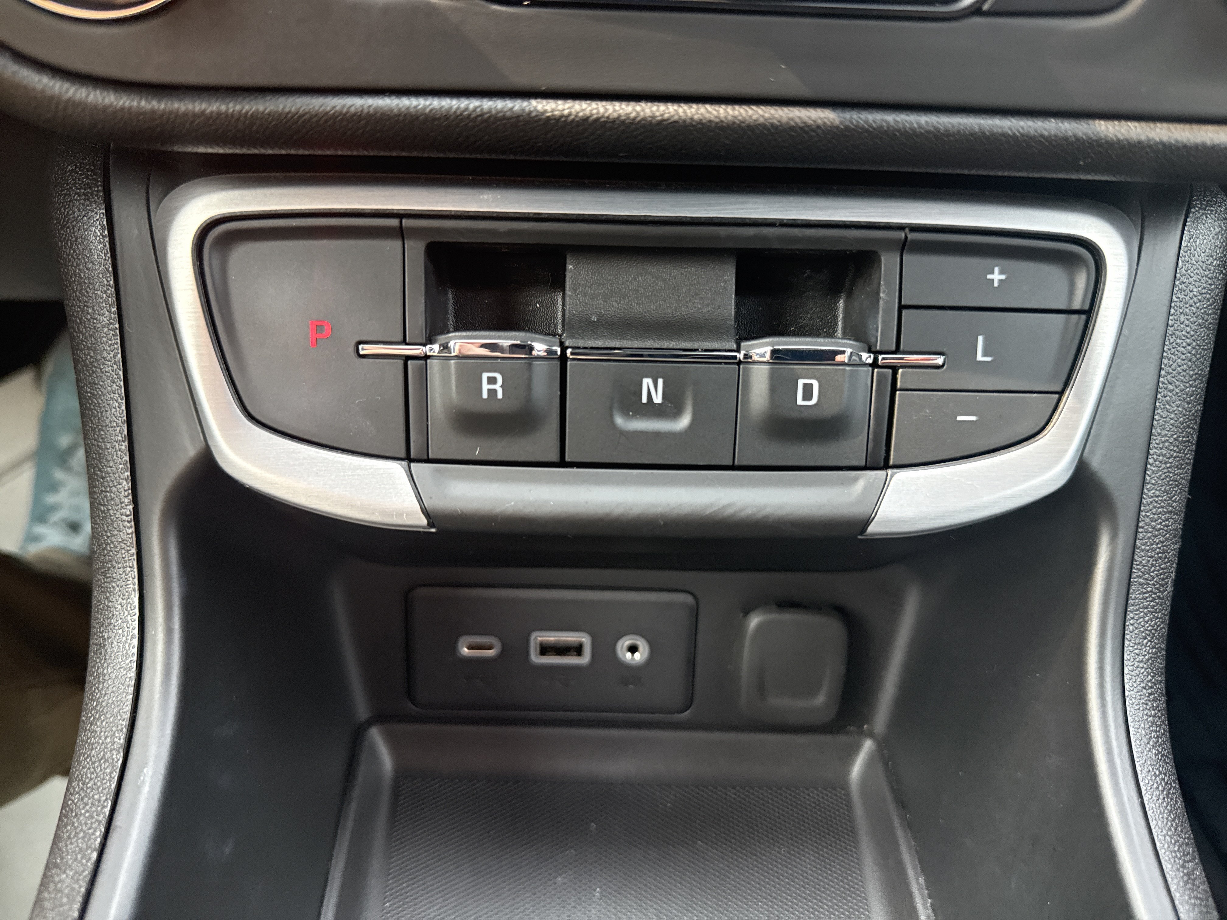 Used 2023 GMC Terrain SLE w/ Driver Convenience Package AWD/4WD image 24