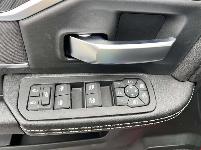 New 2026 RAM 2500 Big Horn AWD/4WD image 12