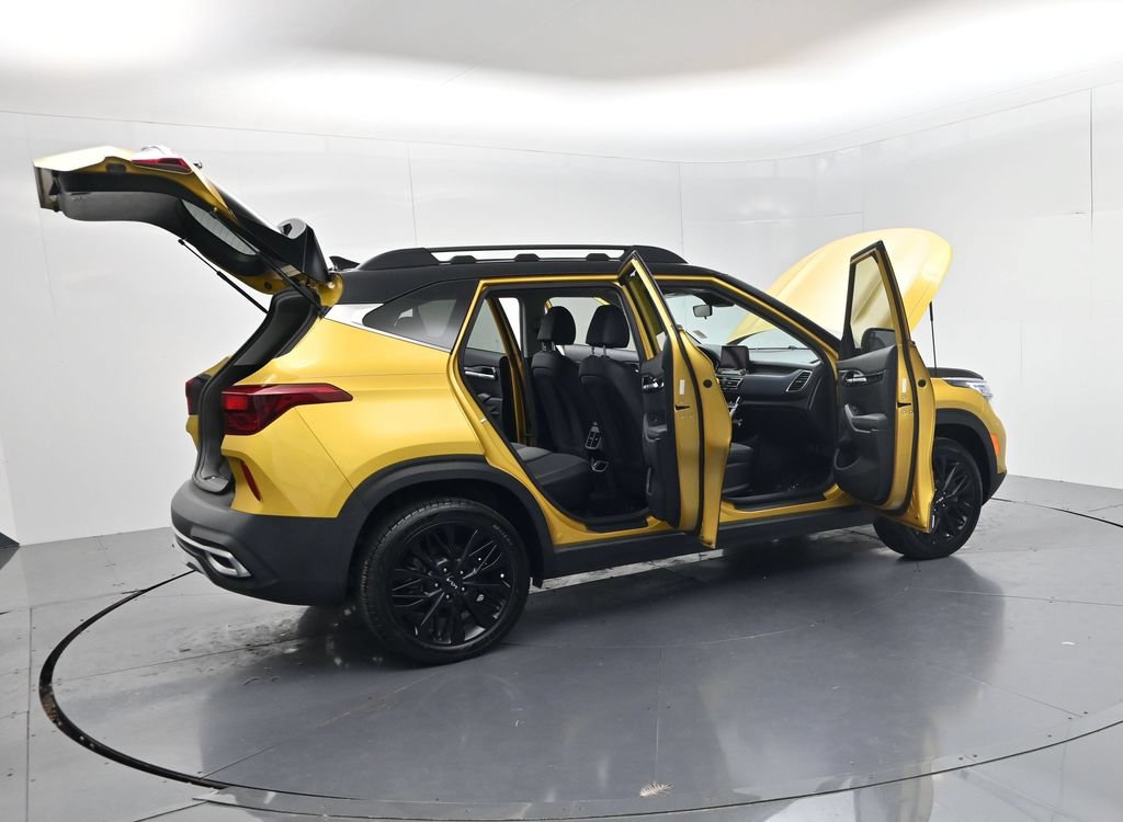 Certified 2023 Kia Seltos Nightfall Edition AWD/4WD image 55