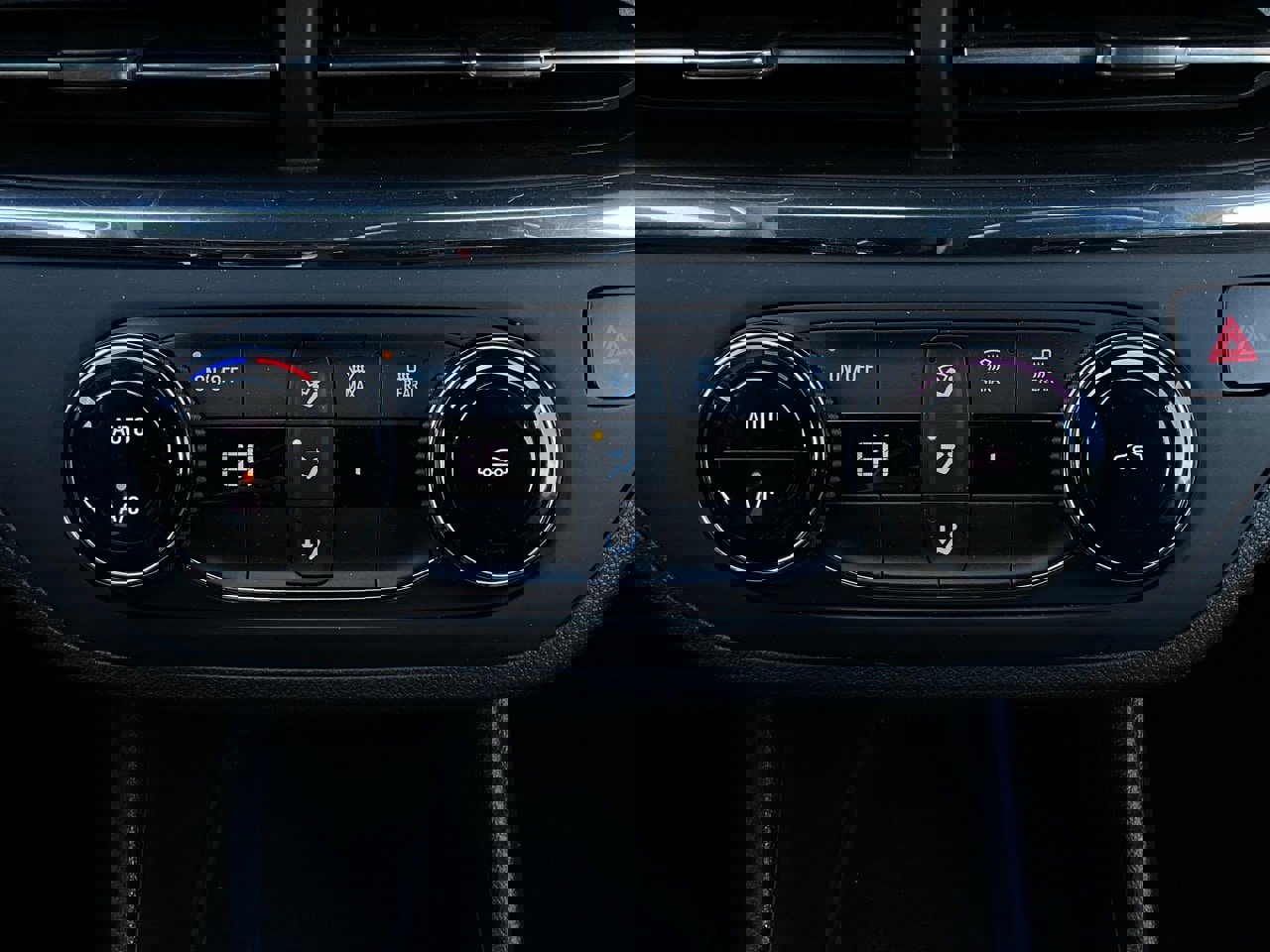 Used 2025 Buick Envista Preferred image 26