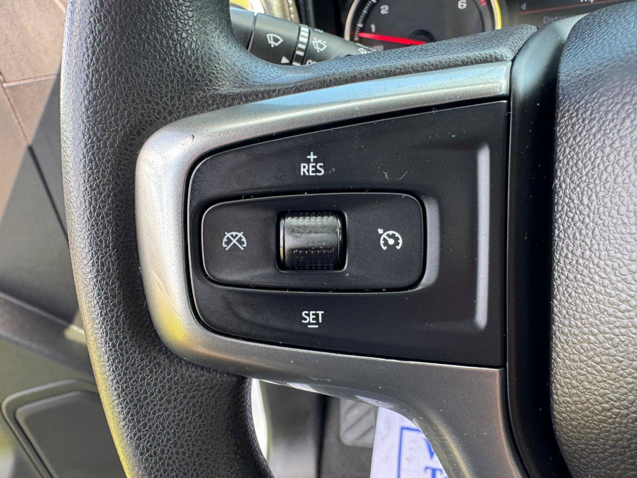 Used 2020 Chevrolet Silverado 1500 LT w/ Remote Start Package AWD/4WD image 36