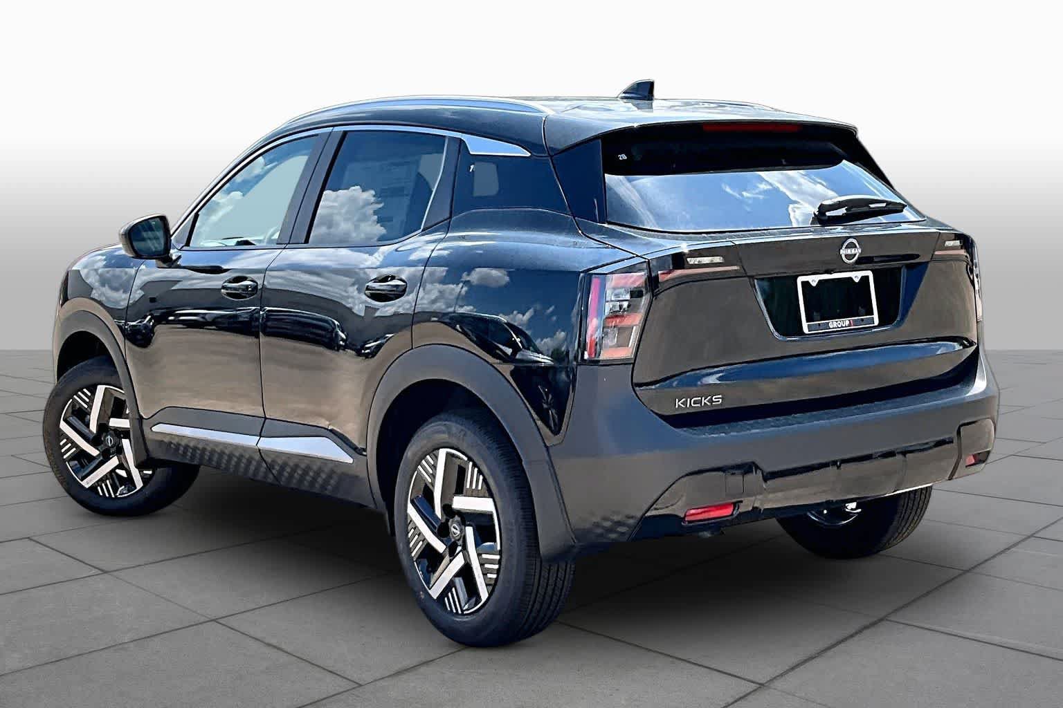New 2027 Nissan Kicks SV FWD image 7