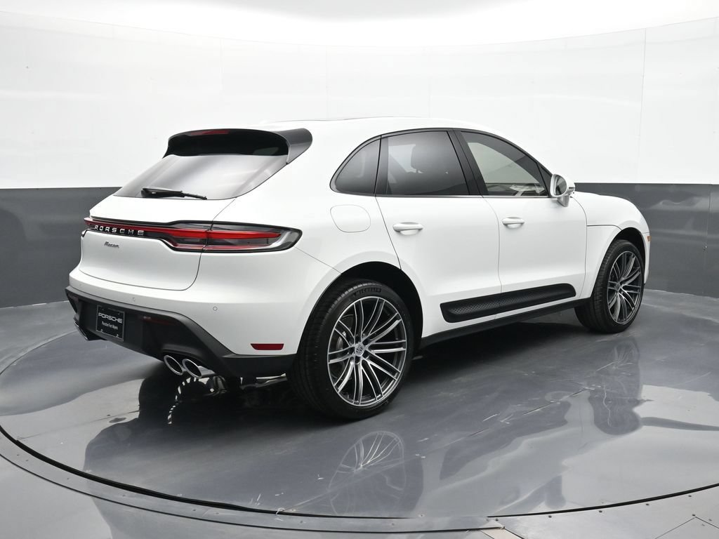 Certified 2025 Porsche Macan AWD/4WD image 26