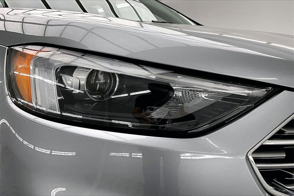 Used 2022 Ford Edge SEL w/ Convenience Package image 29