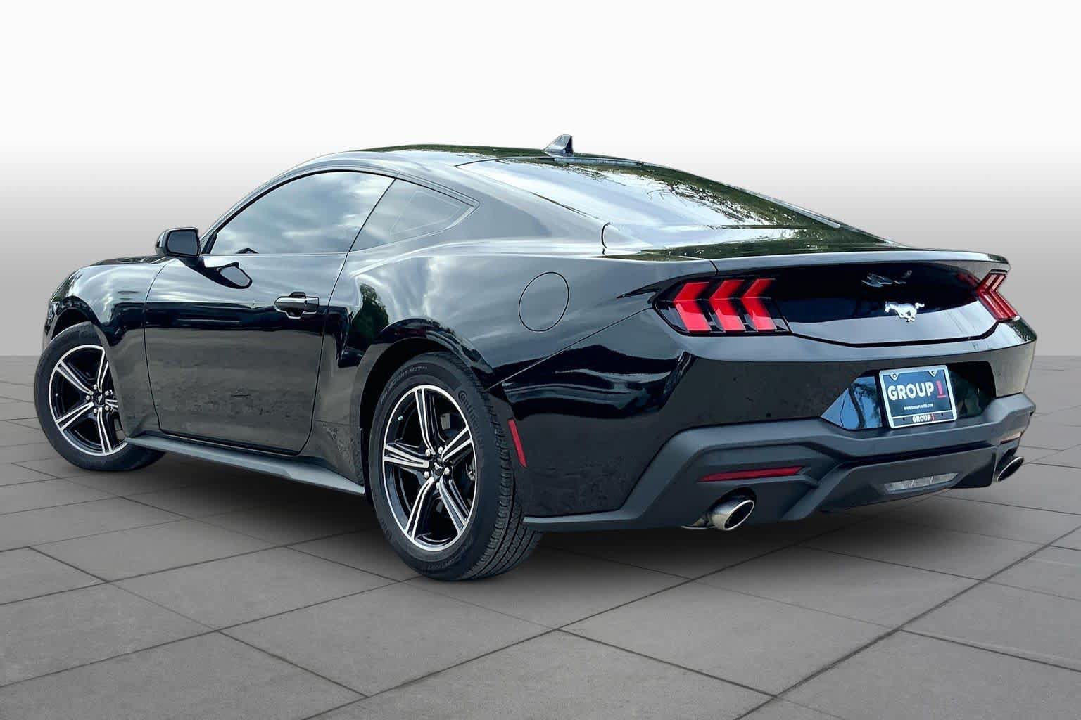 Used 2025 Ford Mustang Coupe RWD image 11