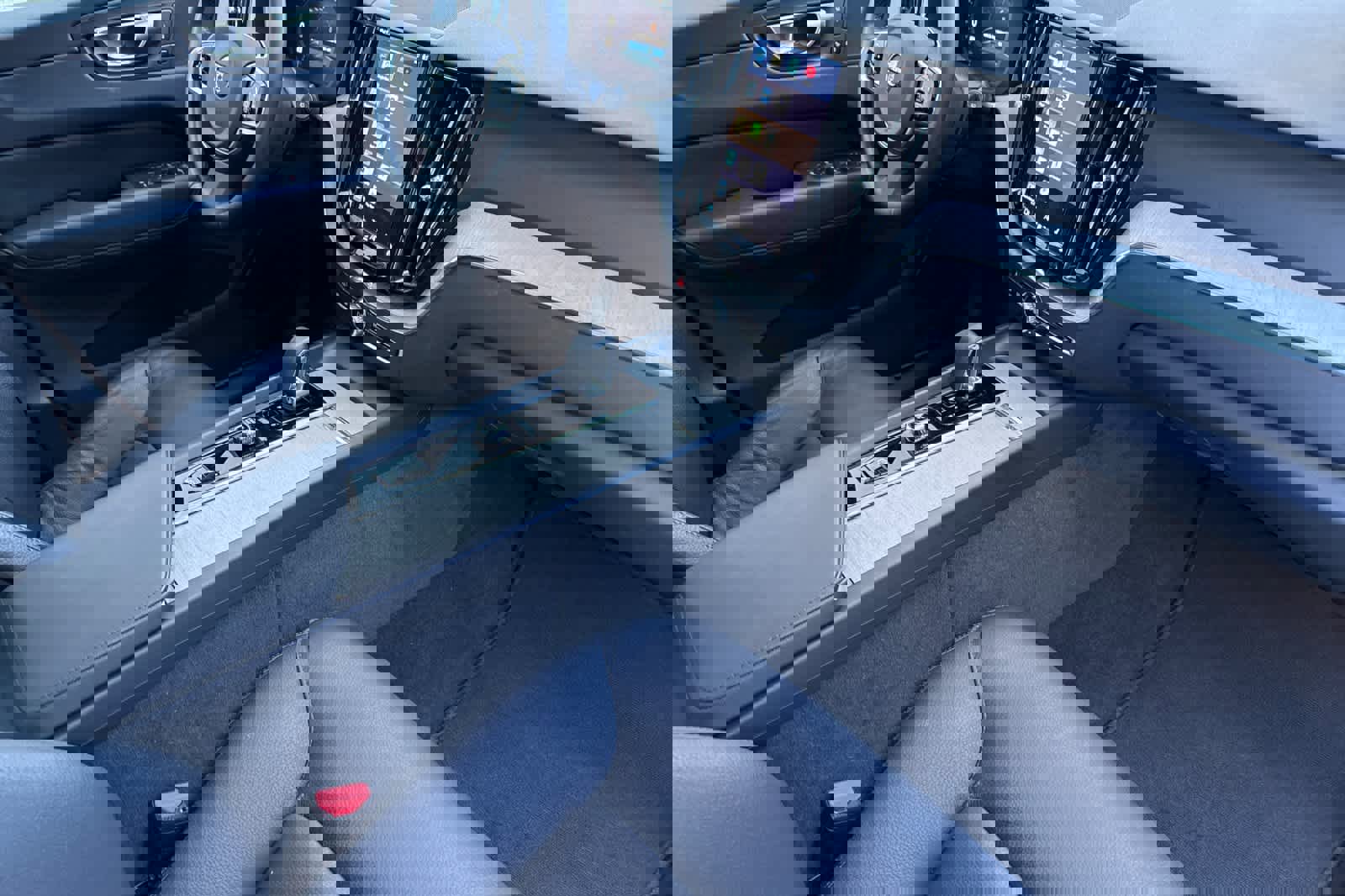 Used 2025 Volvo XC60 B5 Plus image 17