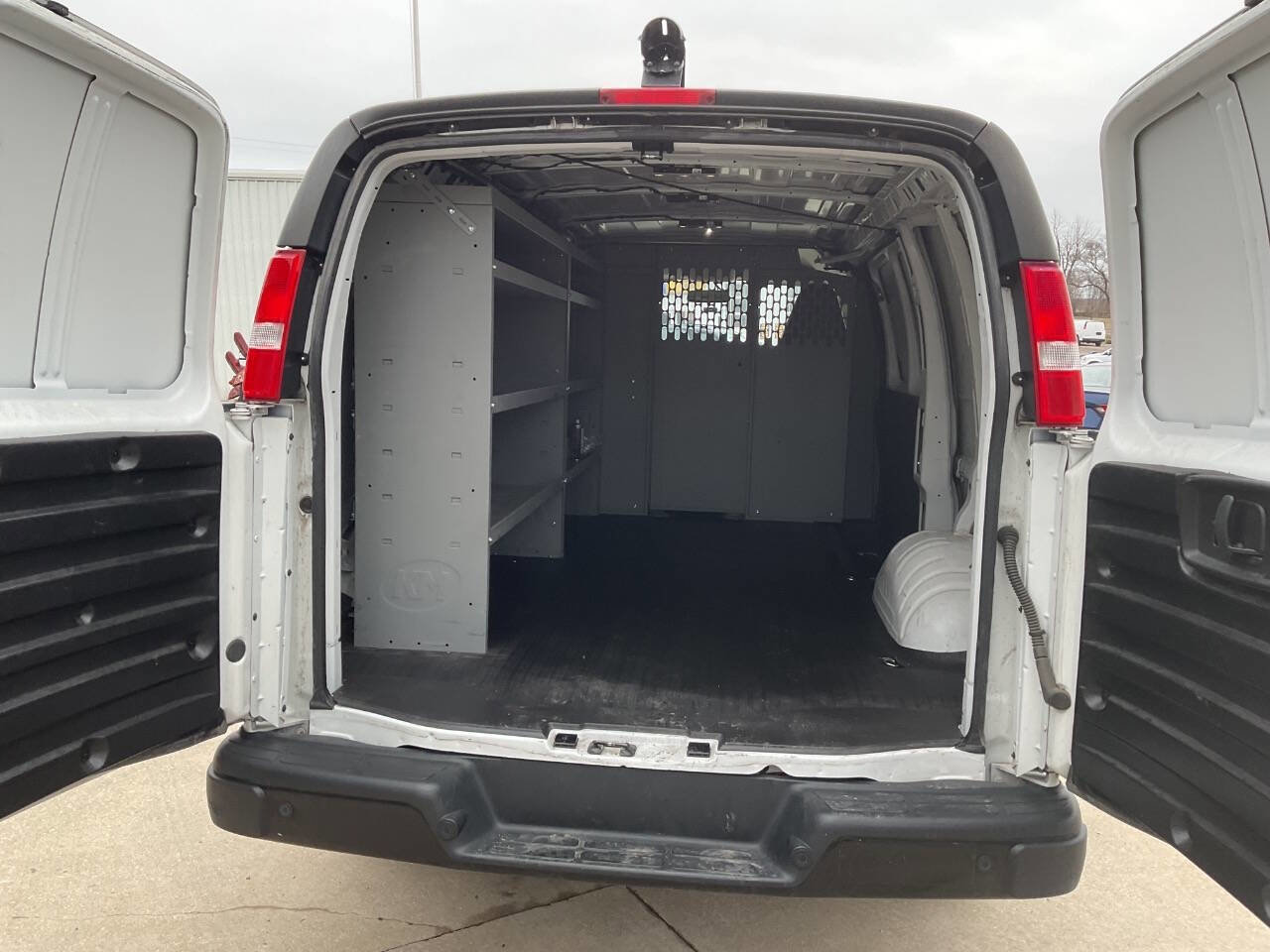 Used 2022 Chevrolet Express 2500 w/ Driver Convenience Package image 11