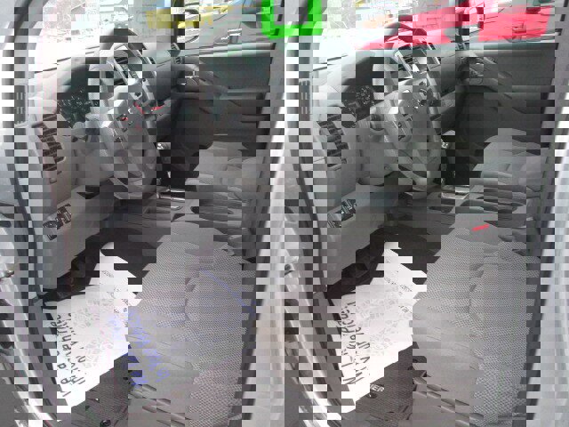 Used 2019 Nissan Frontier SV image 9