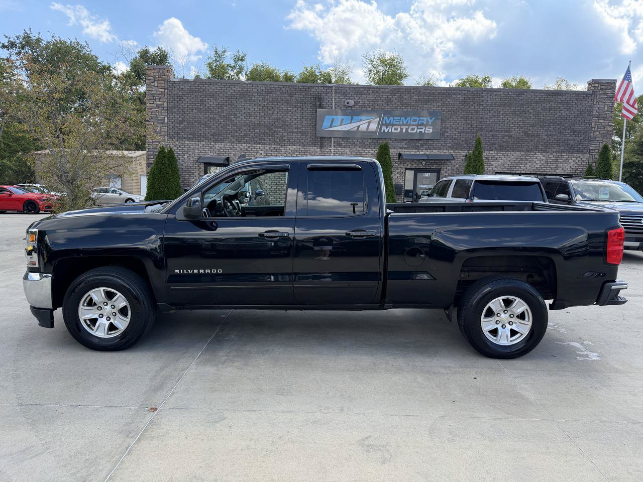 Used 2017 Chevrolet Silverado 1500 LT w/ All Star Edition RWD image 8