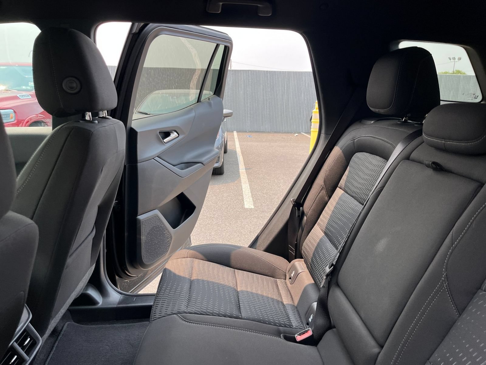 Used 2025 Chevrolet Equinox LT FWD image 39