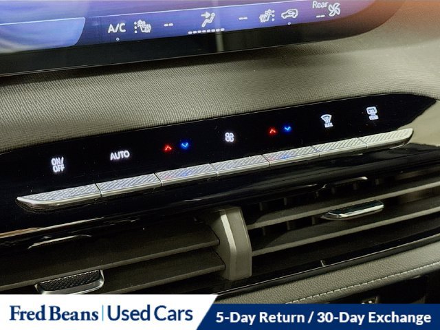 Used 2025 Buick Enclave Preferred FWD image 23