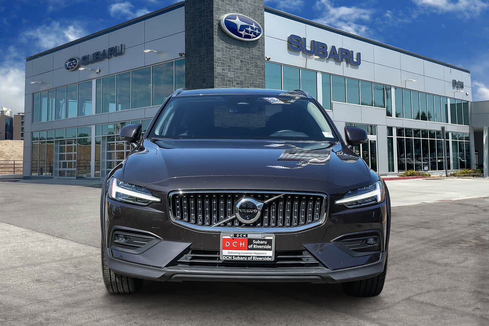 Used 2025 Volvo V60 B5 Cross Country Plus AWD/4WD image 2