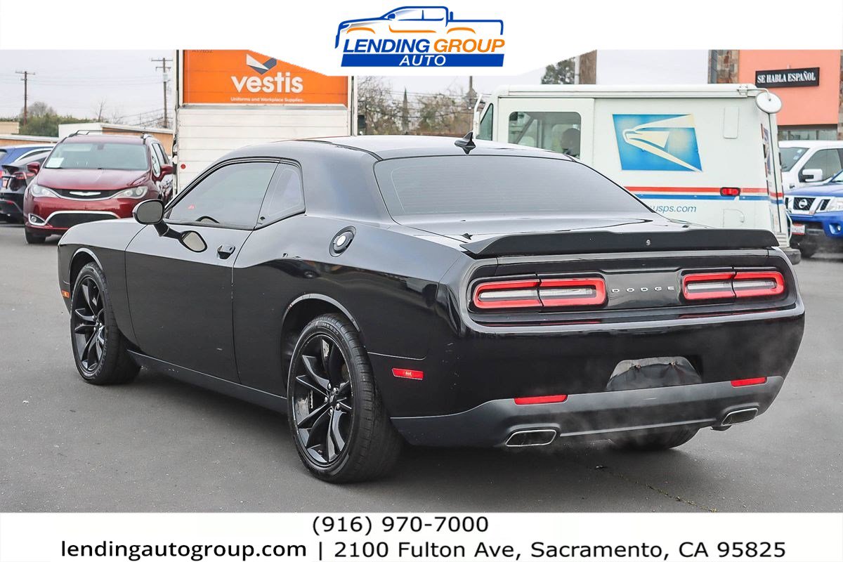 Used 2018 Dodge Challenger SXT w/ Blacktop Package image 2