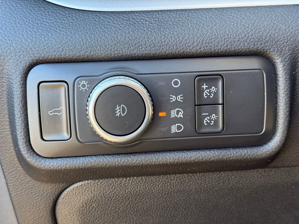 Certified 2021 Ford Explorer XLT w/ Equipment Group 202A image 24