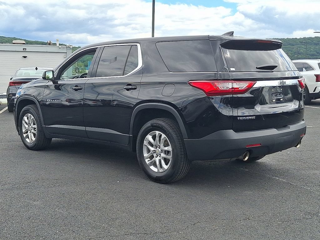 Used 2021 Chevrolet Traverse LS FWD image 4