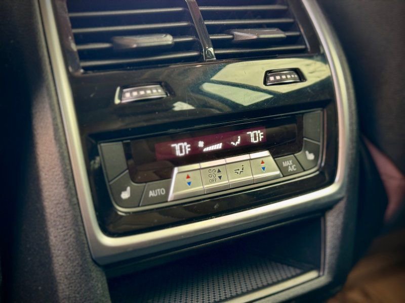 Used 2020 BMW X7 xDrive40i w/ Premium Package image 14