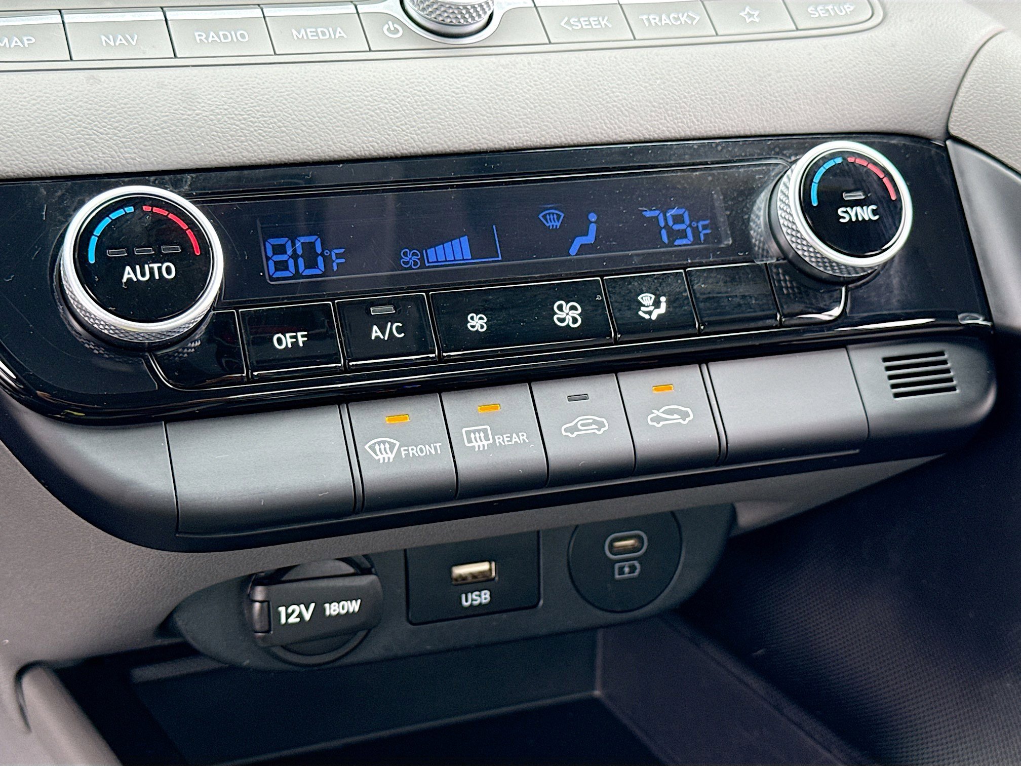 Certified 2024 Hyundai Elantra SEL image 10