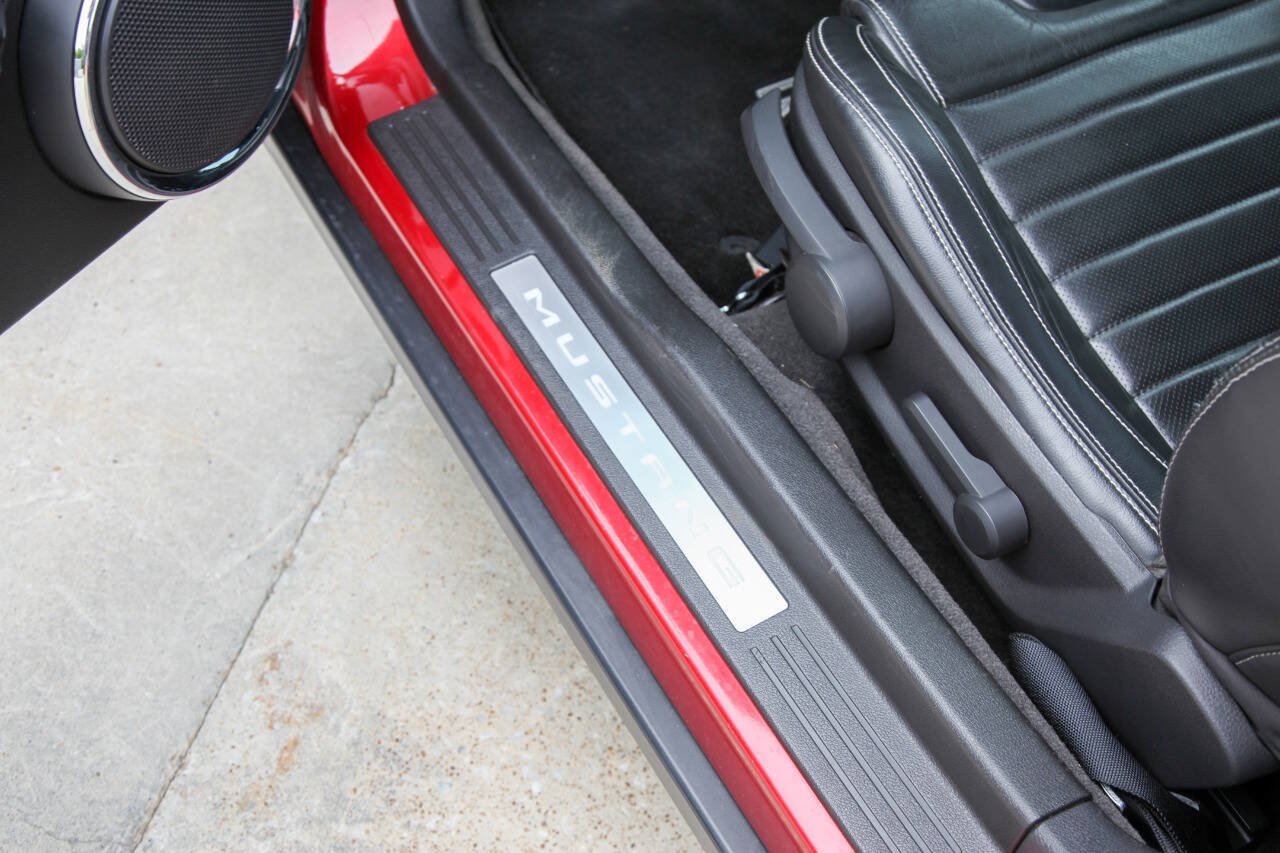 Used 2011 Ford Mustang GT Premium w/ Electronics Pkg RWD image 60