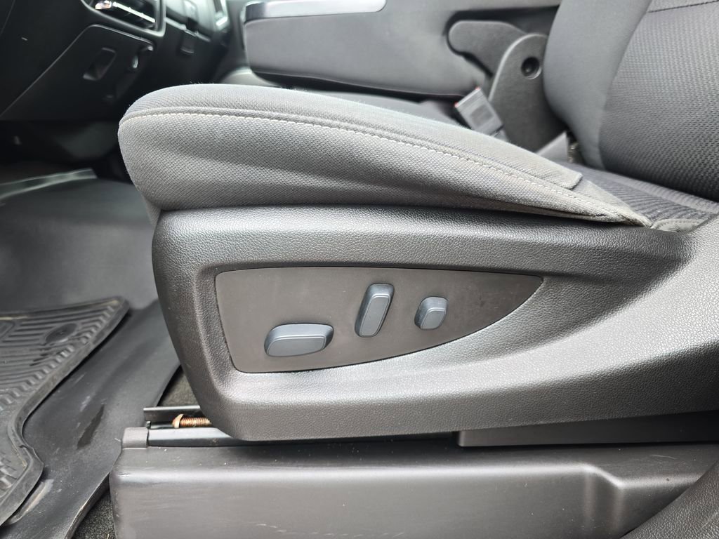 Certified 2018 Chevrolet Silverado 1500 LT w/ All Star Edition image 30