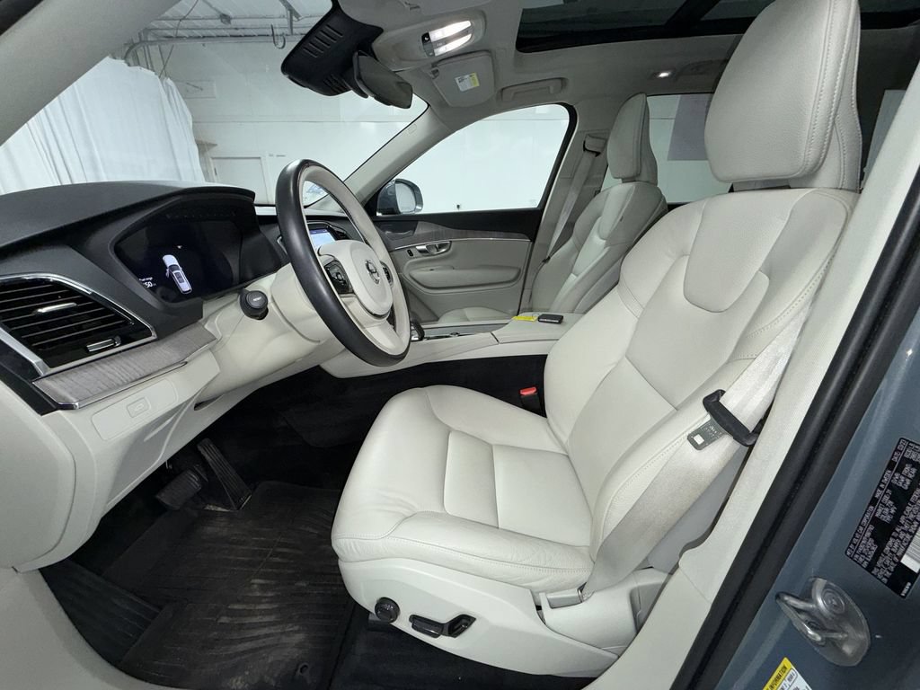 Used 2023 Volvo XC90 B6 Plus w/ Protection Package AWD/4WD image 4