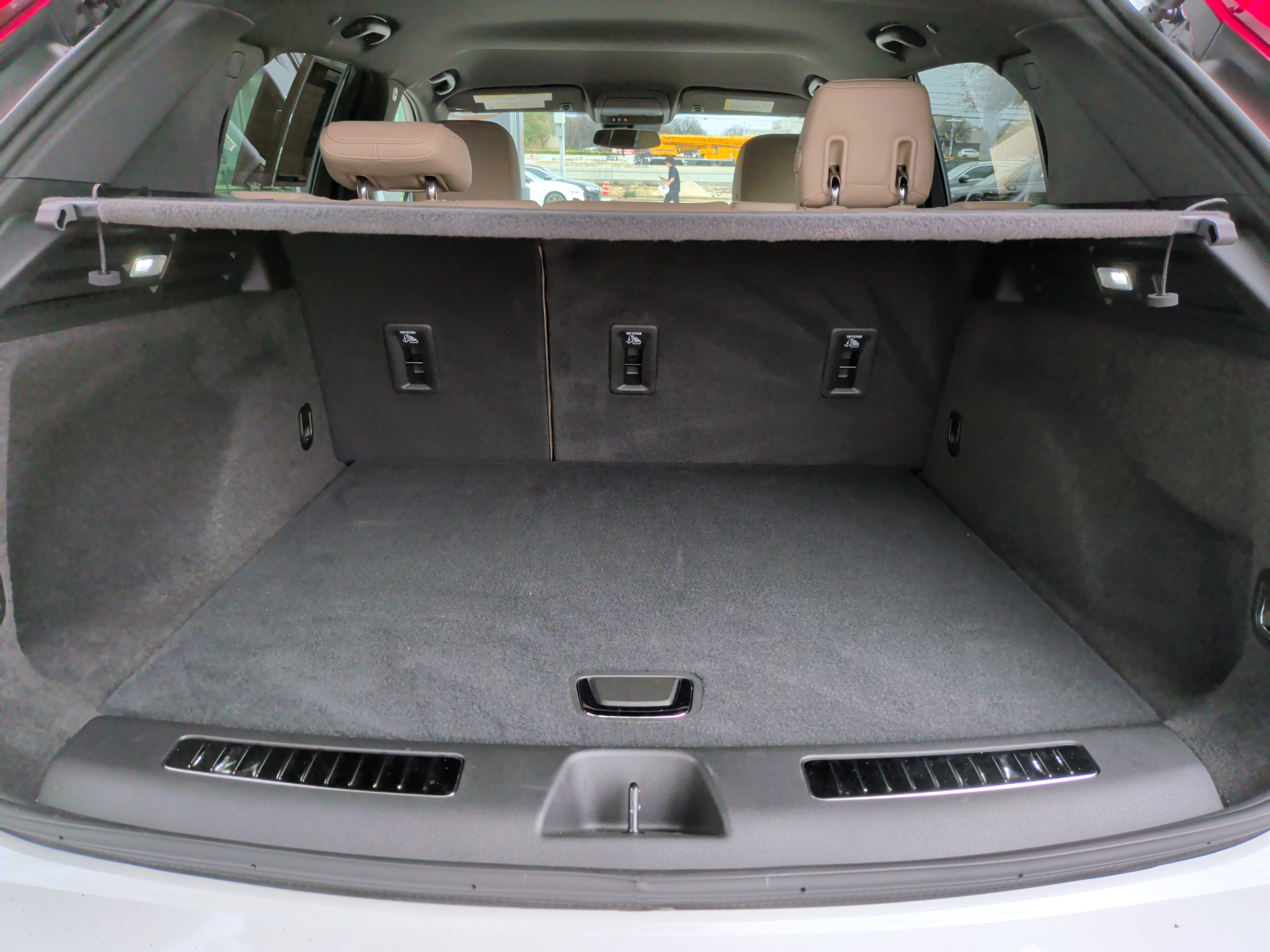 Used 2025 Cadillac XT4 Premium Luxury image 33