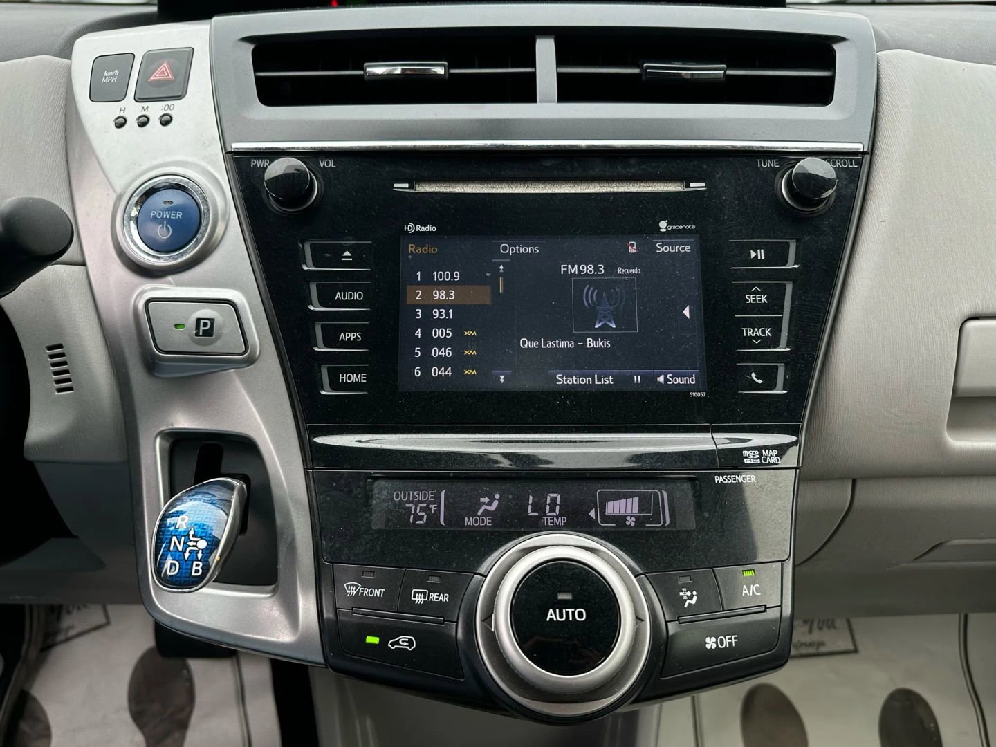 Used 2015 Toyota Prius V Three image 24