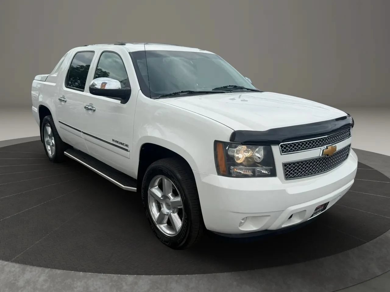 Used 2012 Chevrolet Avalanche LTZ AWD/4WD image 5