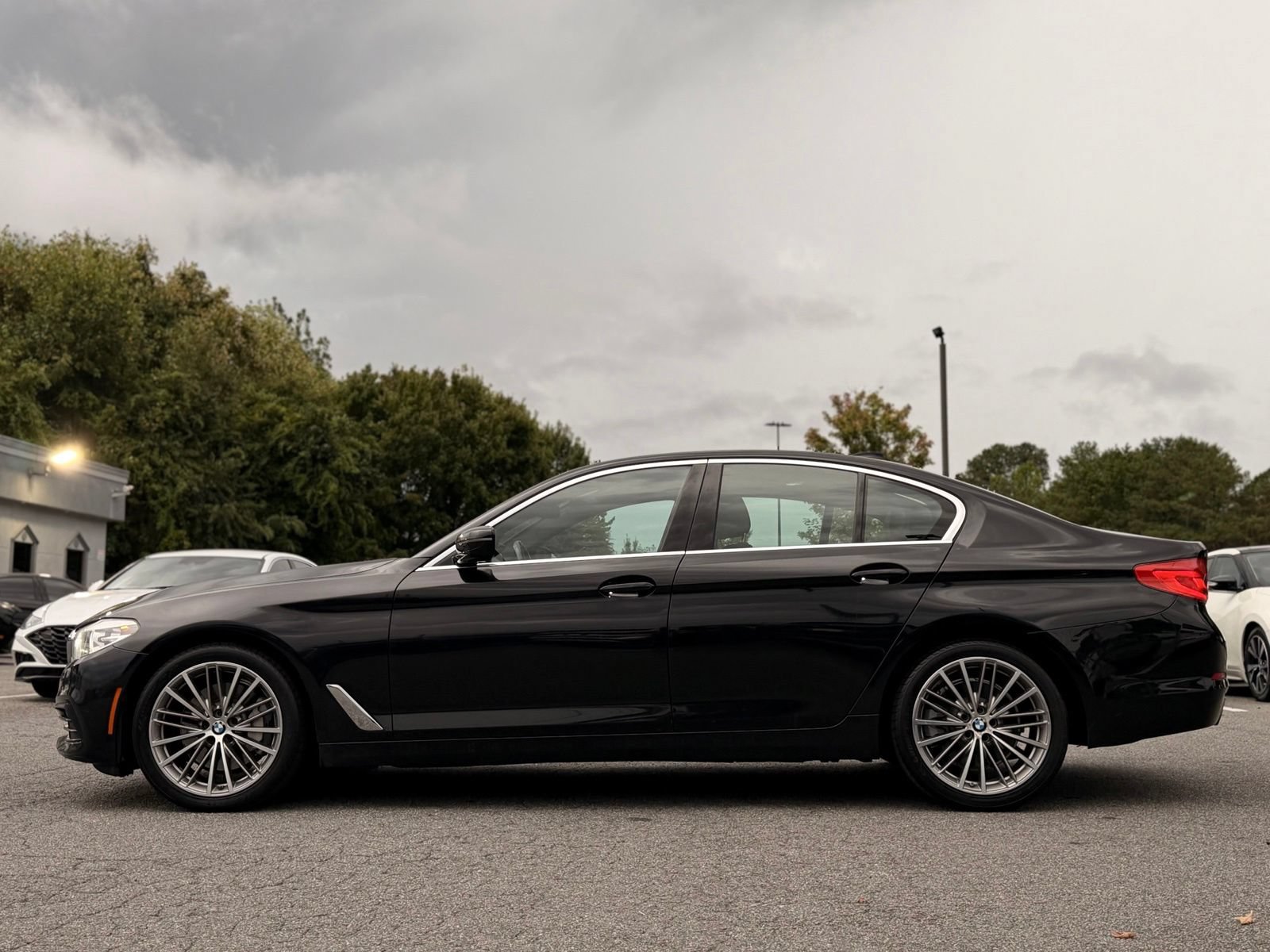 Used 2019 BMW 530i w/ Convenience Package RWD image 2