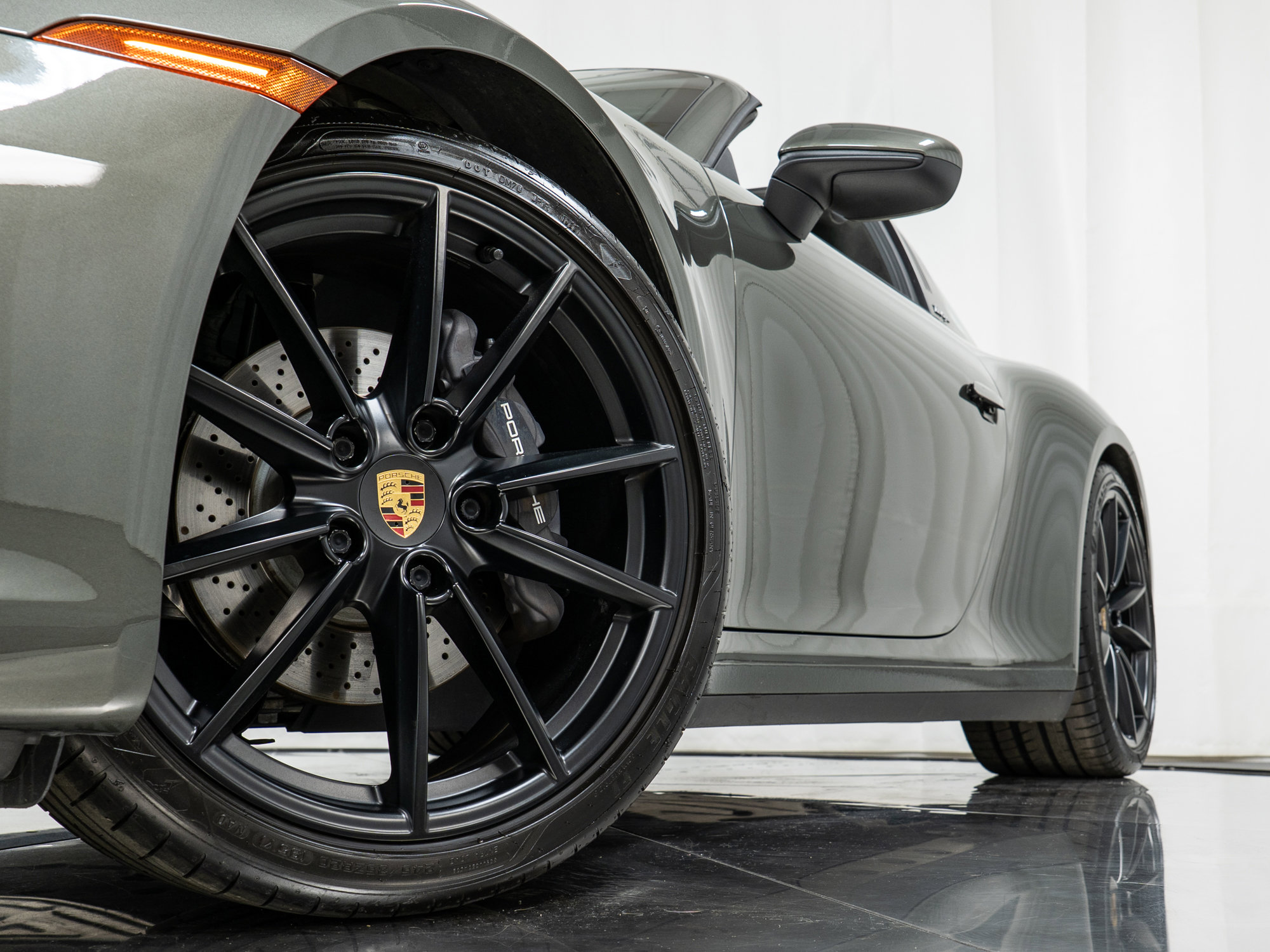 Certified 2022 Porsche 911 Targa 4 image 32