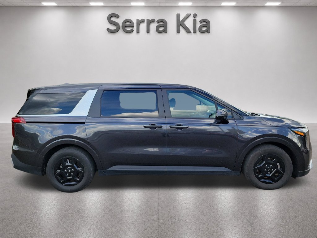 Used 2025 Kia Carnival FWD image 7
