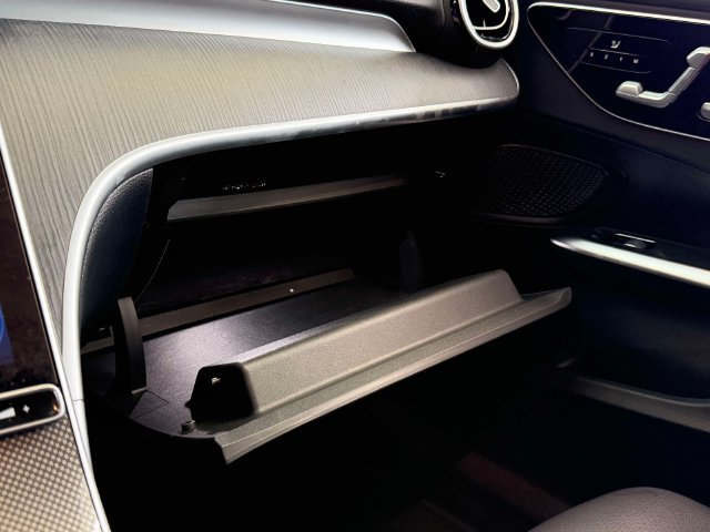 Certified 2023 Mercedes-Benz C 300 4MATIC Sedan image 33