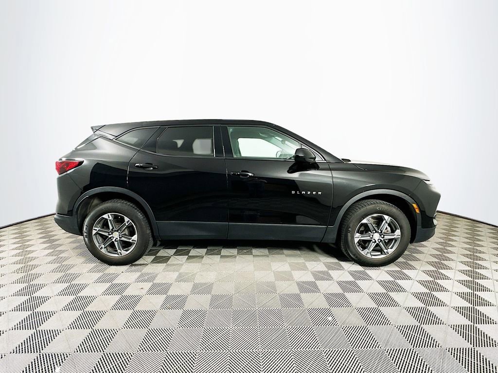 Used 2023 Chevrolet Blazer LT w/ Driver Confidence Package image 12