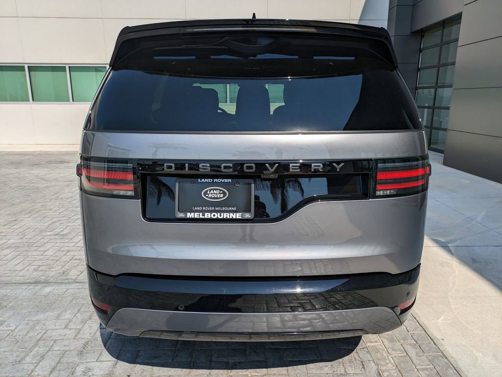 Used 2024 Land Rover Discovery Dynamic SE image 6