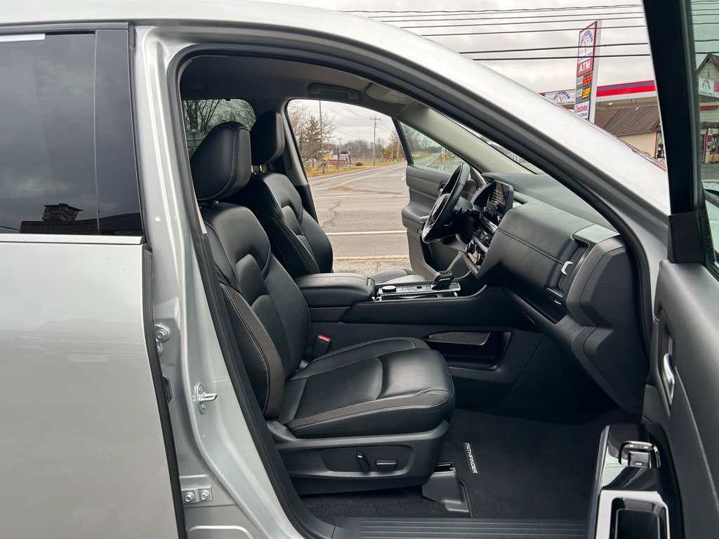 Used 2022 Nissan Pathfinder SL image 17
