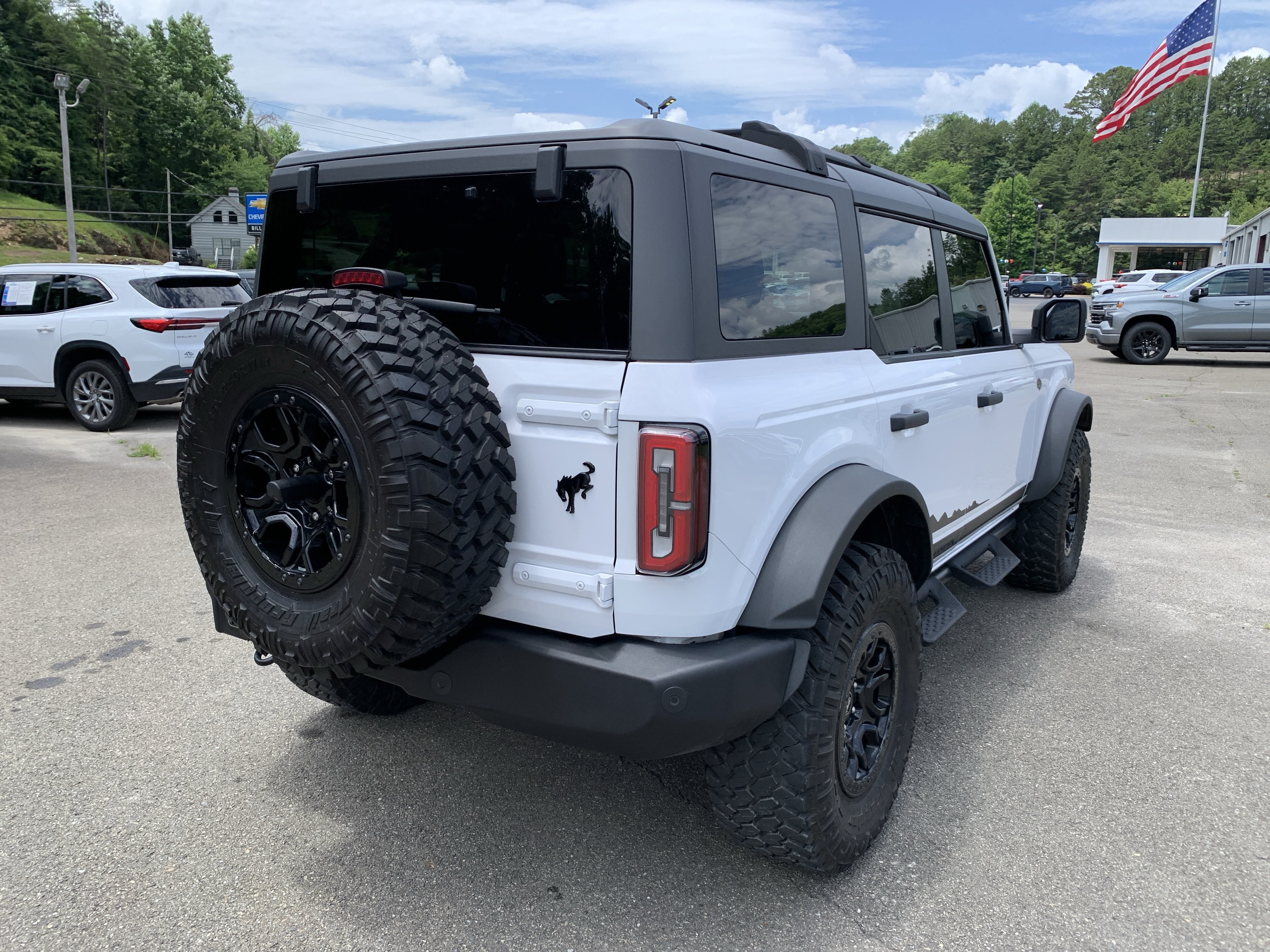 Used 2023 Ford Bronco Wildtrak AWD/4WD image 3