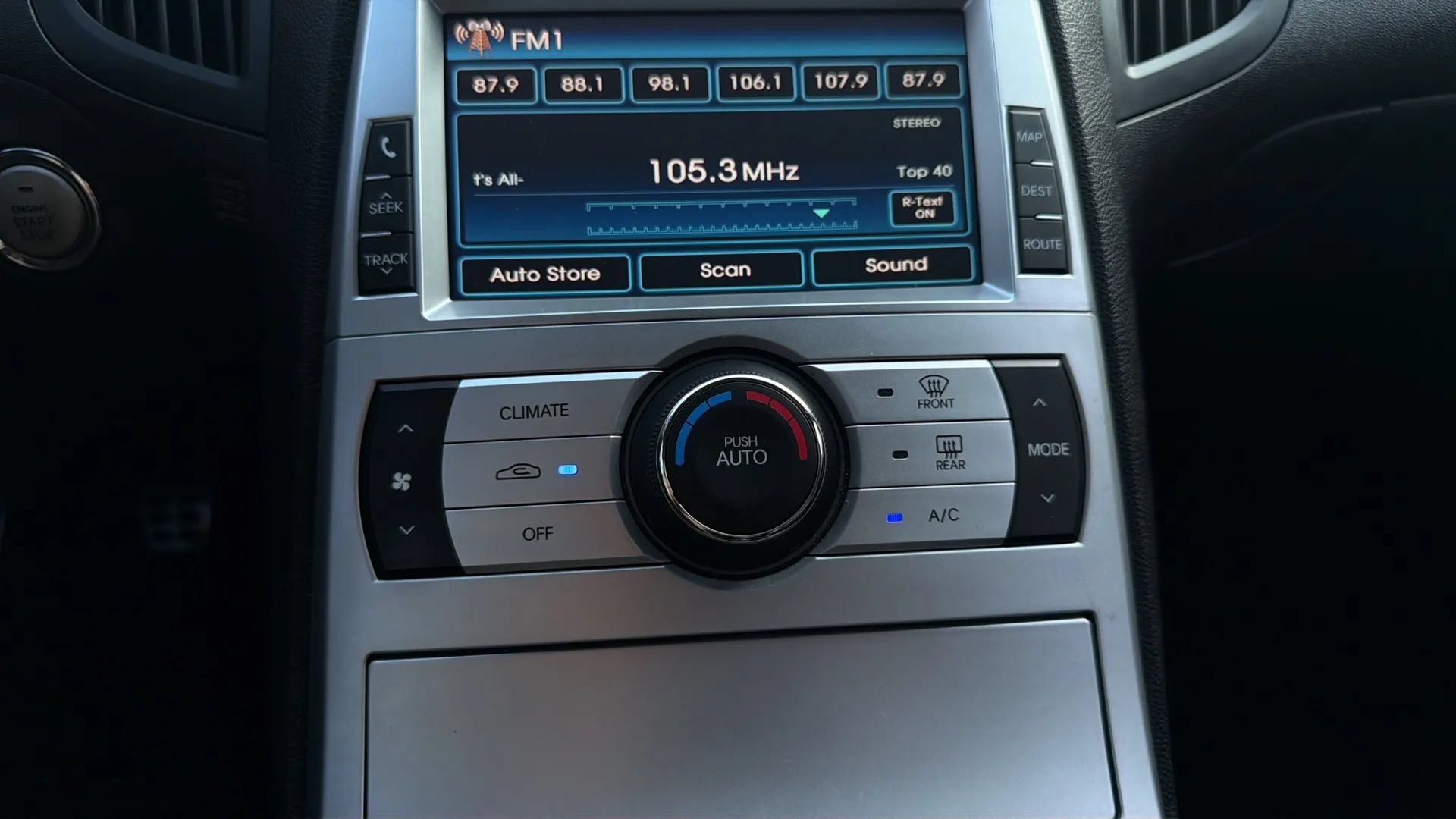 Used 2010 Hyundai Genesis 3.8 RWD image 28