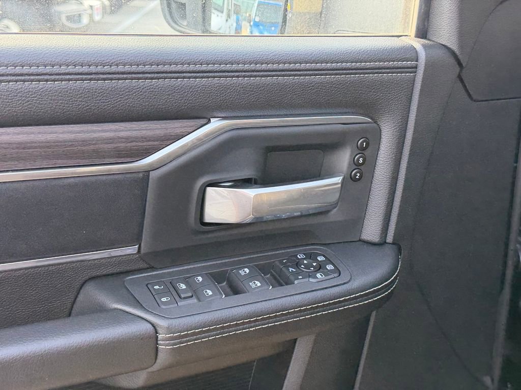 New 2026 RAM 2500 Laramie AWD/4WD image 14