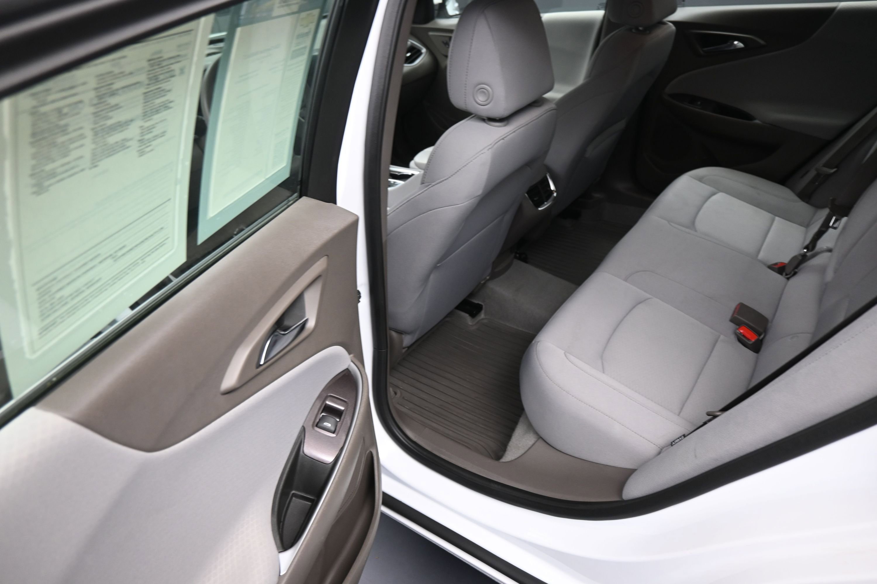 Used 2024 Chevrolet Malibu LT FWD image 17