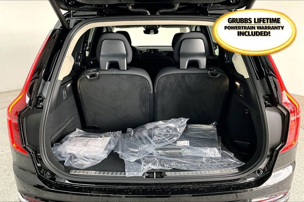 New 2026 Volvo XC90 T8 Core image 41