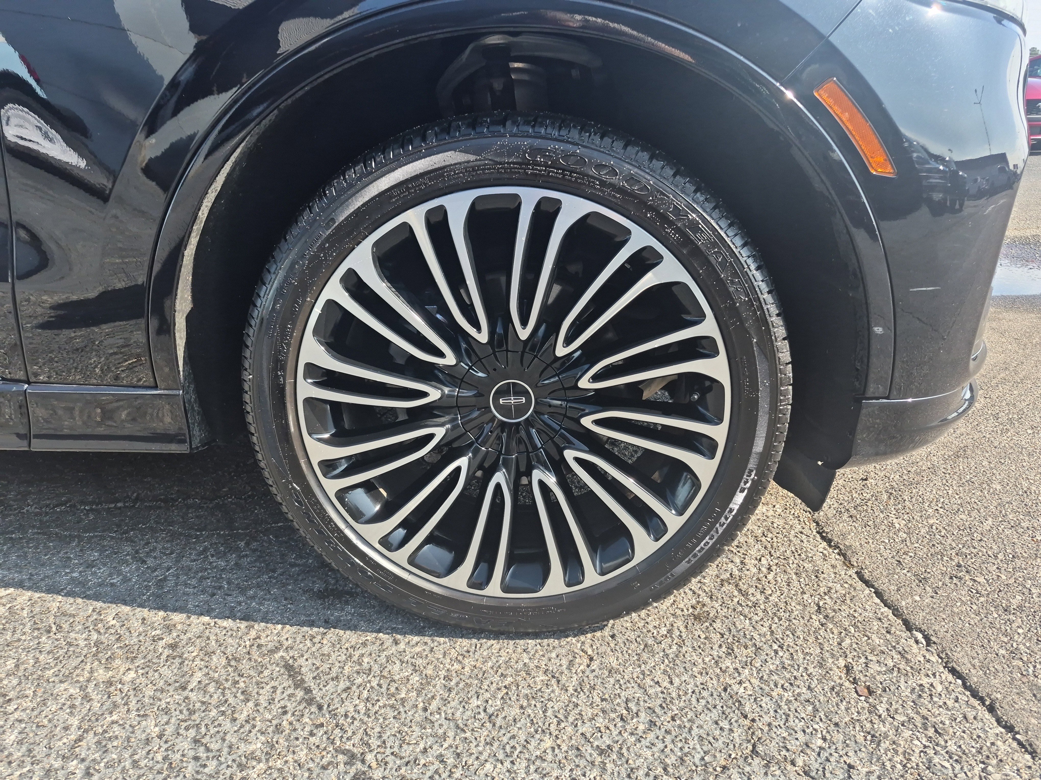 Used 2025 Lincoln Aviator Black Label image 7